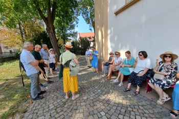 Jour Fixe nennen wir unser jährliches privates Treffen der Clubmitglieder mit Partnern. In diesem Jahr nahmen wir an einem kulinarisch begleiteten Spaziergang mit dem Motto 